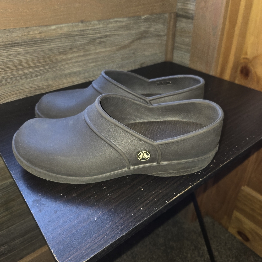 Crocs Womens Brown Clogs Size 9 Slip Resistant Shoes
